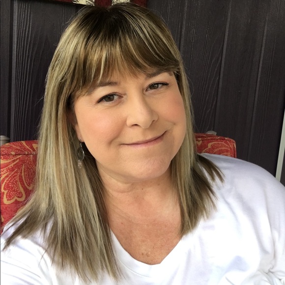 Meet your Posher, Kelly - Picture 2 of 2